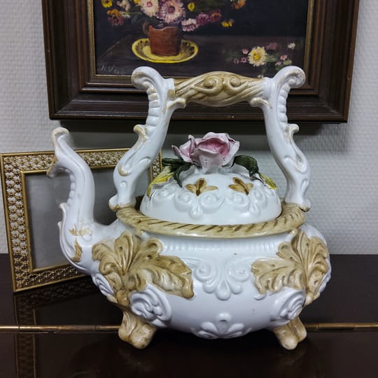 Винтидж декоративен чайник Capodimontе, Italy