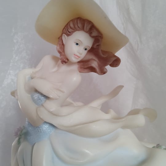 Кейти, статуетка на Leonardo Colection