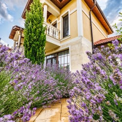 екстериор на къъщите в House Garden Complex