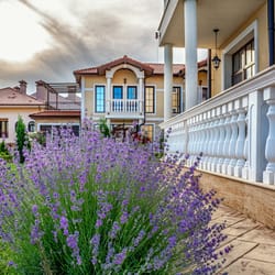 екстериор на къъщите в House Garden Complex