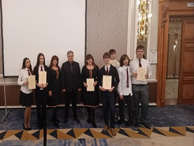 Отбор „FANTASTIK“ от Професионална гимназия по икономика и мениджмънт – гр. Пазарджик представя България на финалния европейски кръг на Европейска олимпиада по статистика 2026! 