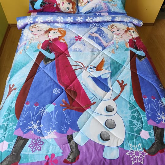 Детски Комплект Ледени Принцеси с олекотена завивка