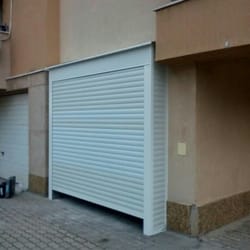 гаражна врата