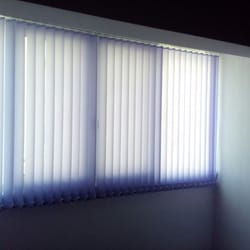 вертикални щори