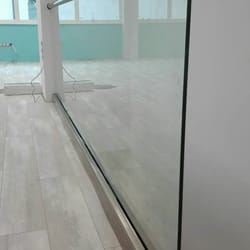  стъклени парапети