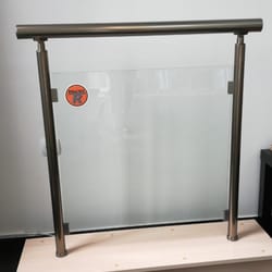  стъклени парапети