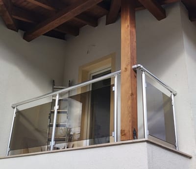 Стъклени парапети