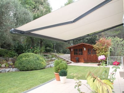 Галерия сенници с чупещо рамо касета