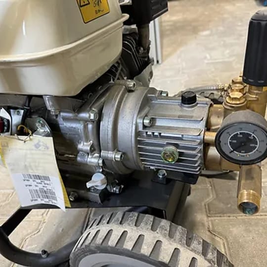 Бензинова водоструйка Лавор 150 бара с двигател Хонда