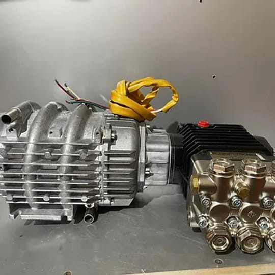 Водоструйка мотор с помпа Лавор за автомивки