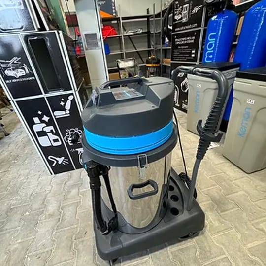 Професионална тримоторна прахосмукачка 3х1000W