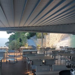 Stylish pergola at Adrina Spa restaurant, Skopelos – Aesthetic comfort with a sea view