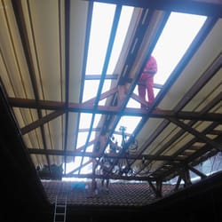 Pergola installation at Neptune Restaurant, Sunny Beach – construction phase with focus on technical execution