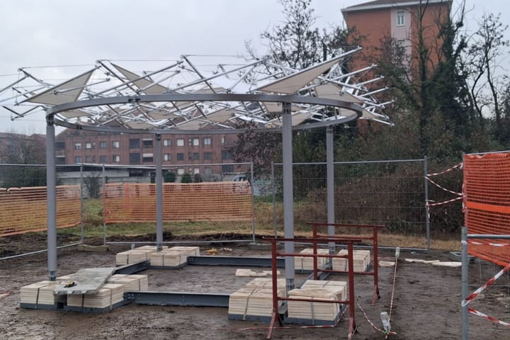 Κατασκευή τενσεγκρίτι από χάλυβα και ύφασμα, Μιλάνο, Ιταλία