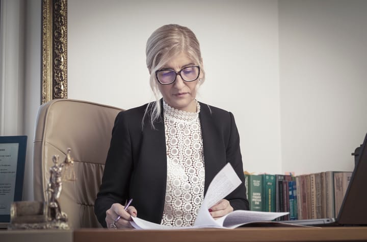 Адвокат Цветелина Трайкова – добър бракоразводен адвокат в Пловдив. Професионална правна помощ при разводи, родителски права и семейни конфликти, с ясна стратегия и човешко отношение.
