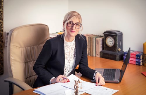 Адвокат Цветелина Трайкова семейно, вещно и наследствено право Пловдив