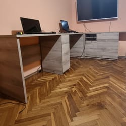 Двойно ъглово работно бюро със шкафове по поръчка Dvoino uglovo rabotno bjuro sus shkafove po poruchka