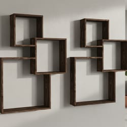 Дървена стенна етажерка по поръчка