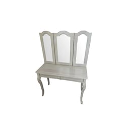 Тоалетка в класически стил