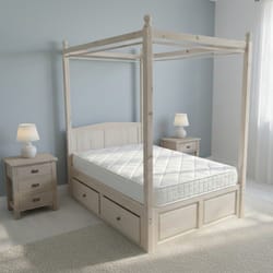 Луксозна спалня балдахин от масив