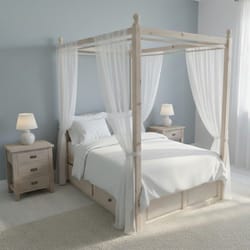 Луксозна спалня балдахин от масив