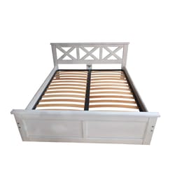 Състарена спалня в стил прованс