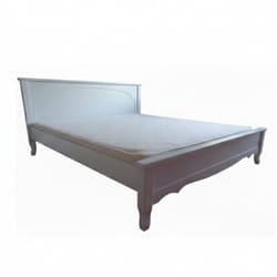 Широка бяла спалня по поръчка