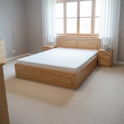 Спалня комплект с нощни шкафчета