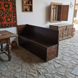 пейка от масивно дърво по поръчка