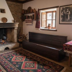 дървена пейка с ракла по поръчка (без тапицерия)