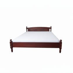 Спалня със струговани крака от масив по поръчка