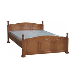 Спалня с високи дизайнерски табли