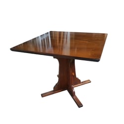 трапезни маси от масивно дърво