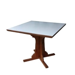 трапезни маси с плот от естествена дървесина