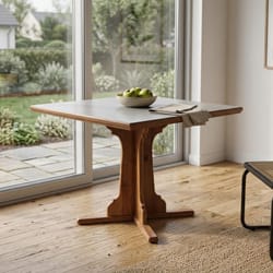 трапезни маси с плот от естествена дървесина