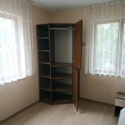 Малък ъглов гардероб по поръчка