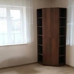 Малък ъглов гардероб по поръчка