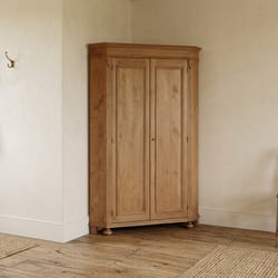 Ъглов гардероб по индивидуален проект