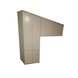 Скосен гардероб по поръчка от МДФ