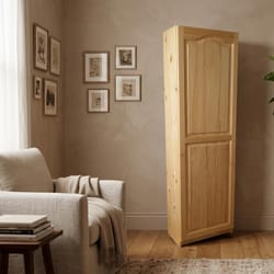 Дървен еднокрилен гардероб по поръчка
