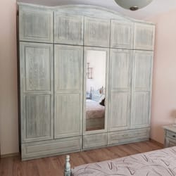 петкрилен гардероб